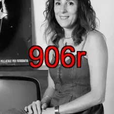 906r
